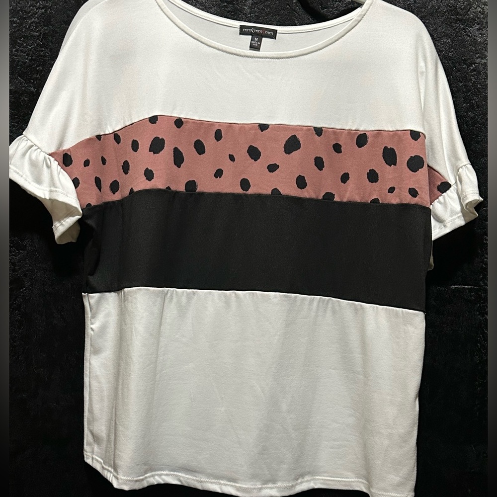MM🖤 Women’s Bold print casual top